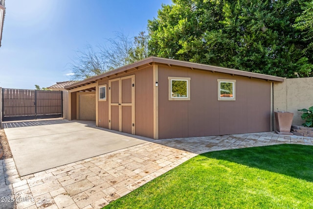 exterior space featuring a lawn