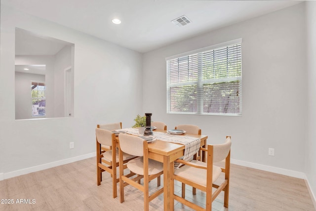 242 N Crosscreek Dr, Chandler, AZ 85225 - dining space with light wood-type flooring, baseboards, and recessed lighting
