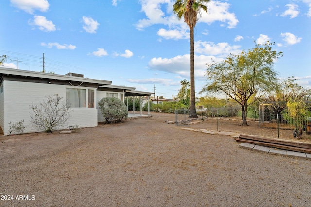 view of yard featuring a carport