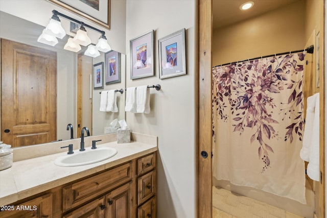 7846 E Wilderness Trl, Gold Canyon, AZ 85118 - full bath with vanity, a shower with curtain, and recessed lighting
