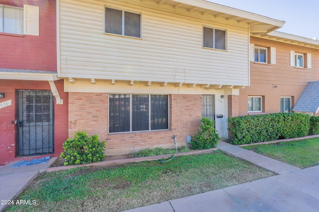 view of townhome / multi-family property