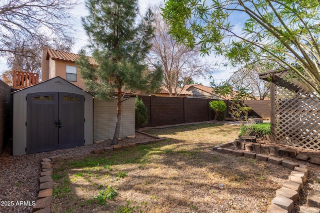 view of yard featuring a storage shed