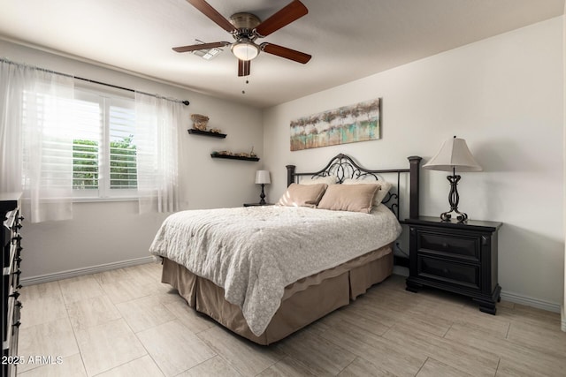 bedroom with ceiling fan