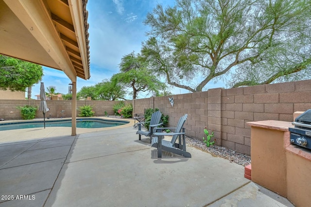 7949 W Wescott Dr, Glendale, AZ 85308 - fenced backyard featuring a patio area