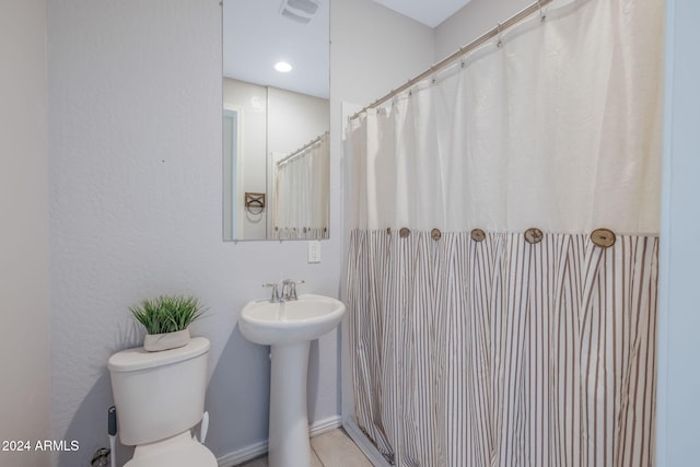 9645 E Theia Dr, Mesa, AZ 85212 - full bathroom featuring toilet and curtained shower