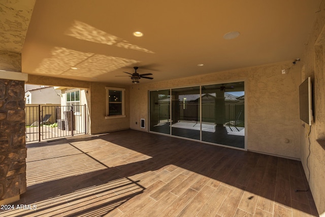 deck with ceiling fan