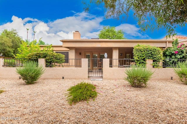 view of front of property