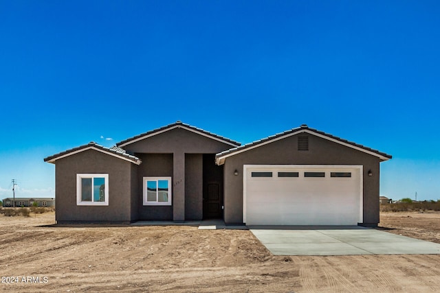 view of front facade with a garage