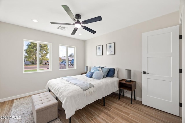 bedroom featuring ceiling fan