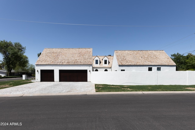 view of front facade featuring a garage