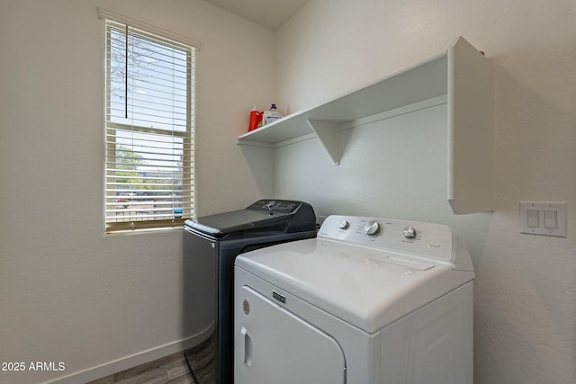 300 N Gila Springs Blvd Unit 144, Chandler, AZ 85226 - washroom featuring healthy amount of natural light, washing machine and dryer, and baseboards