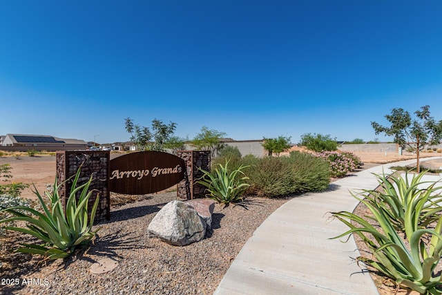 view of community / neighborhood sign