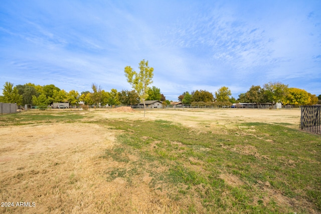 view of yard featuring a rural view