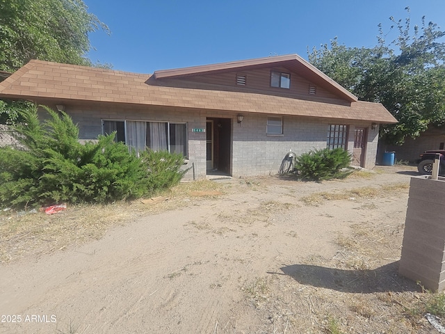 5463 E Roberts Dr, Globe, AZ 85501 - view of front of property featuring concrete block siding and a shingled roof