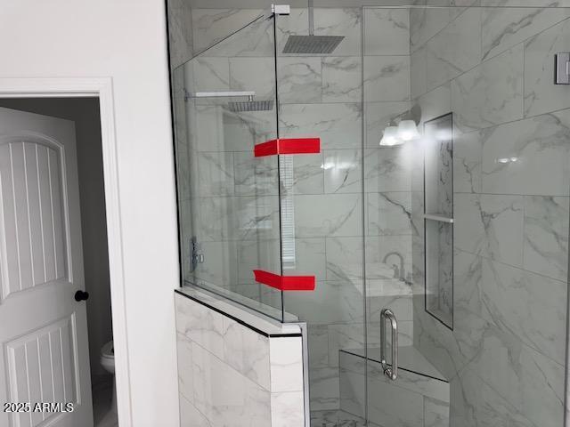 6633 N 54th Dr, Glendale, AZ 85301 - bathroom with a shower stall and toilet