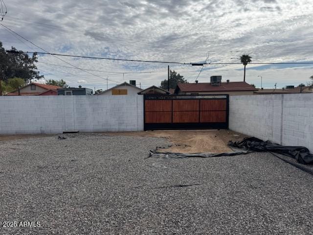 6633 N 54th Dr, Glendale, AZ 85301 - view of yard with fence