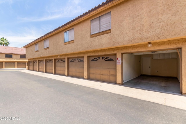 4901 S Calle Los Cerros Dr Unit 220, Tempe, AZ 85282 - view of garage