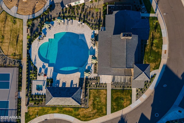 drone / aerial view of a pool area