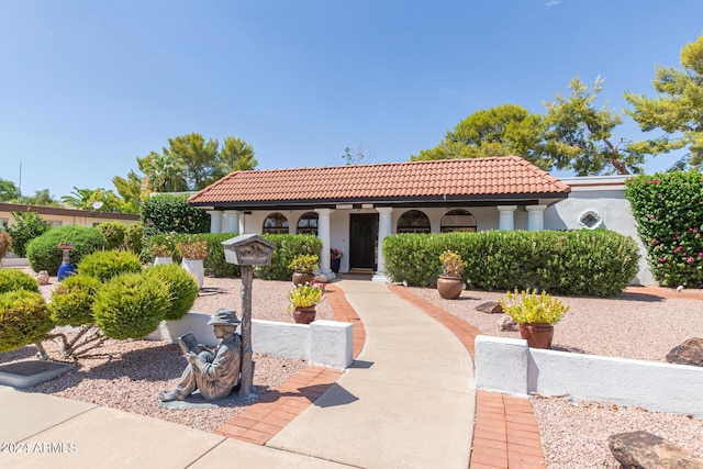 view of mediterranean / spanish-style home