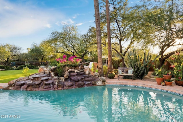 view of swimming pool