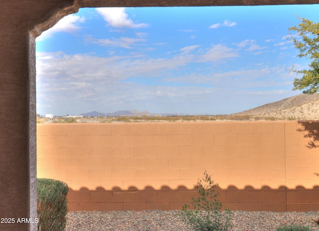 view of yard with a mountain view