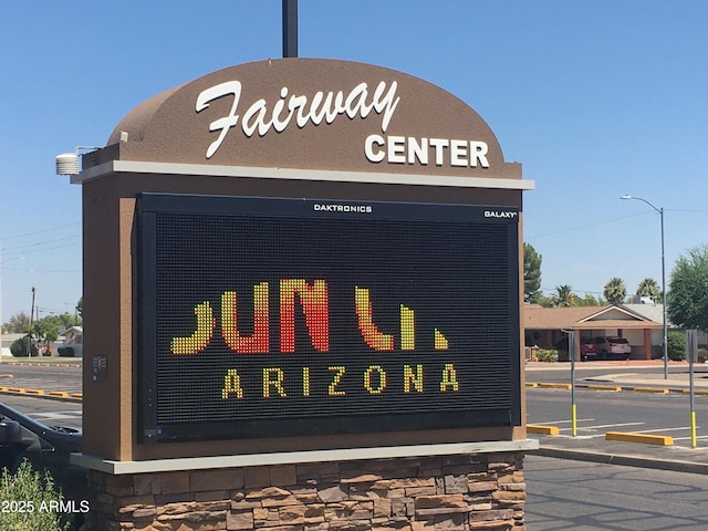 view of community / neighborhood sign