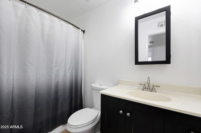 8202 W Turney Ave, Phoenix, AZ 85033 - full bath featuring vanity and a shower with curtain