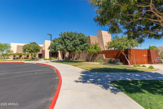 view of front of property