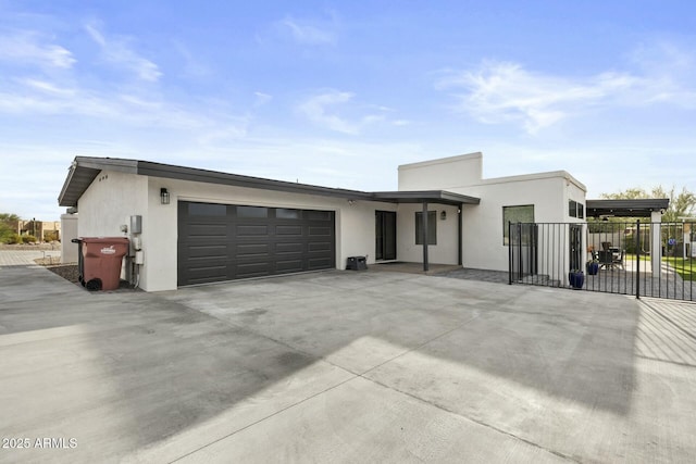 view of front facade with a garage