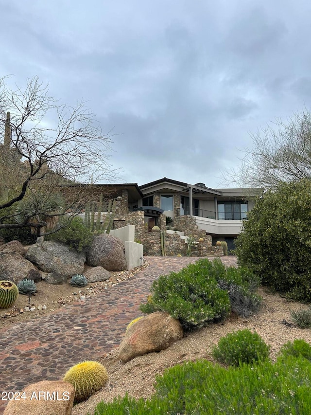 11070 E Rolling Rock Dr, Scottsdale, AZ 85262 - view of front of house featuring stone siding
