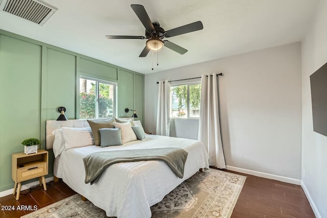 bedroom featuring ceiling fan