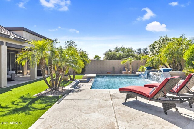 6918 E Ivyglen St, Mesa, AZ 85207 - view of pool with a patio area