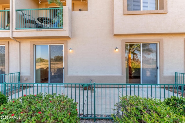 exterior space featuring a balcony