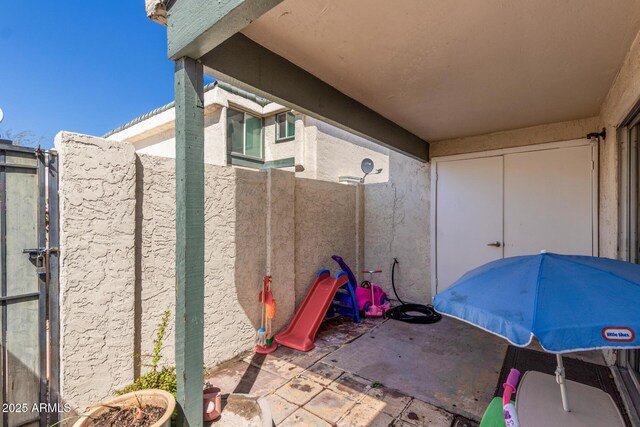 9046 N 51st Ln, Glendale, AZ 85302 - view of patio / terrace featuring fence
