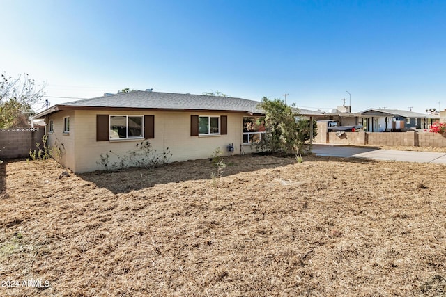 view of front of property featuring a patio area