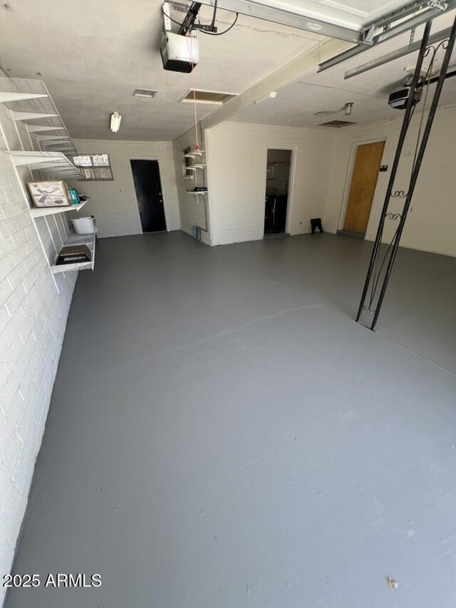 5342 E Des Moines St, Mesa, AZ 85205 - garage featuring a garage door opener