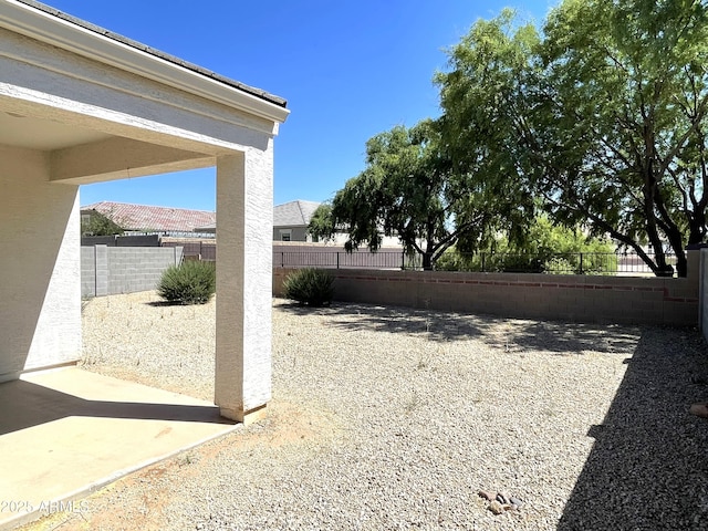 view of yard featuring a patio