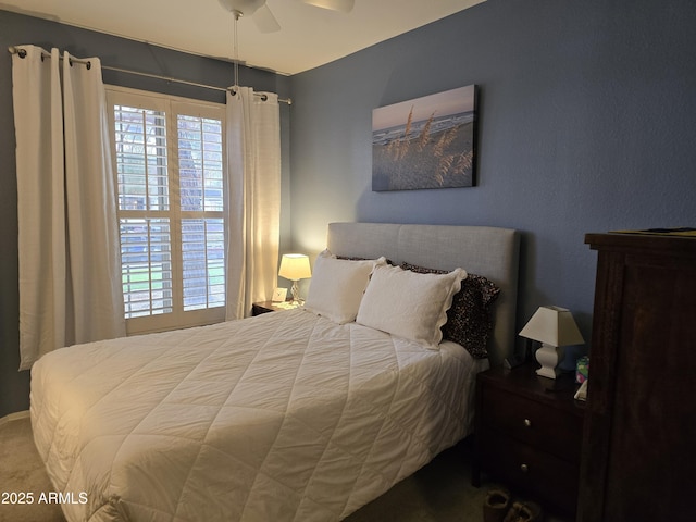 bedroom with ceiling fan