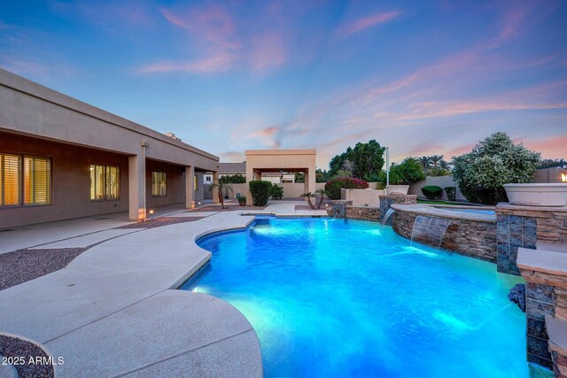 3531 E Norwood Cir, Mesa, AZ 85213 - view of pool with an in-ground hot tub and a patio area