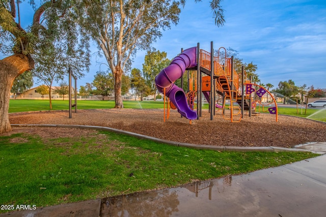 1825 W Ray Rd Unit 1070, Chandler, AZ 85224 - community play area featuring a lawn