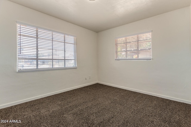 view of carpeted spare room