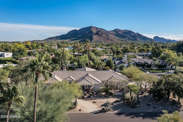 bird's eye view featuring a mountain view