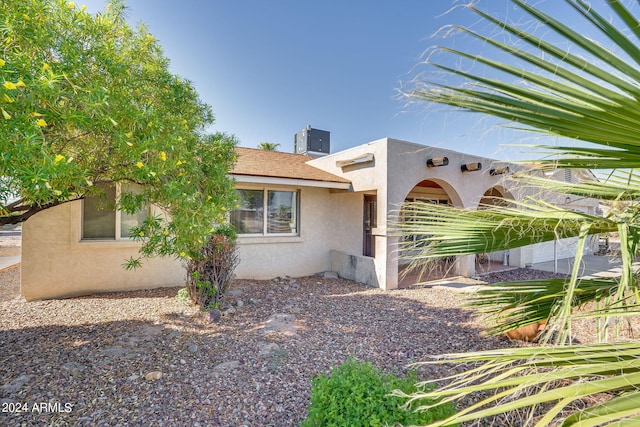 view of front of property