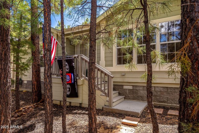 2041 W Hacienda Way, Show Low, AZ 85901 - entrance to property featuring crawl space