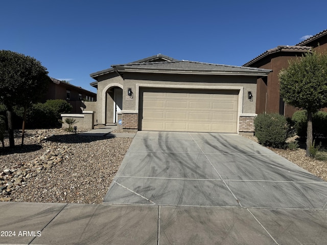 view of front facade featuring a garage