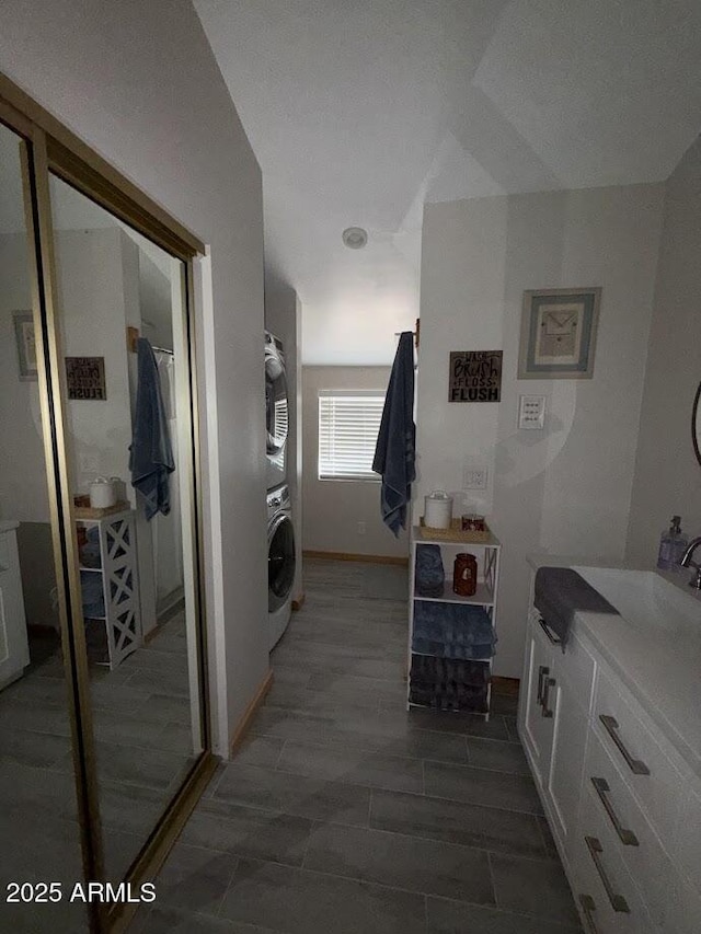 691 N Pyle Ranch Rd, Payson, AZ 85541 - hallway with stacked washing machine and dryer