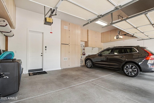 42429 N Cross Timbers Ct, Anthem, AZ 85086 - garage featuring a garage door opener