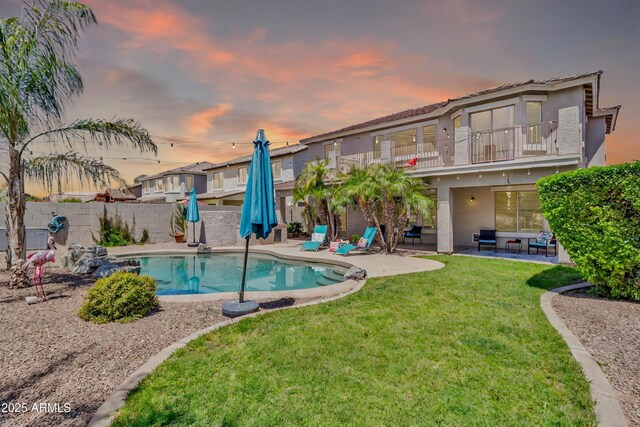 21167 E Aspen Valley Dr, Queen Creek, AZ 85142 - view of pool featuring a patio and outdoor lounge area