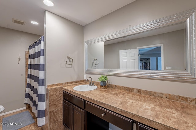 215 S 132nd St, Chandler, AZ 85225 - bathroom with vanity, recessed lighting, and a shower with shower curtain