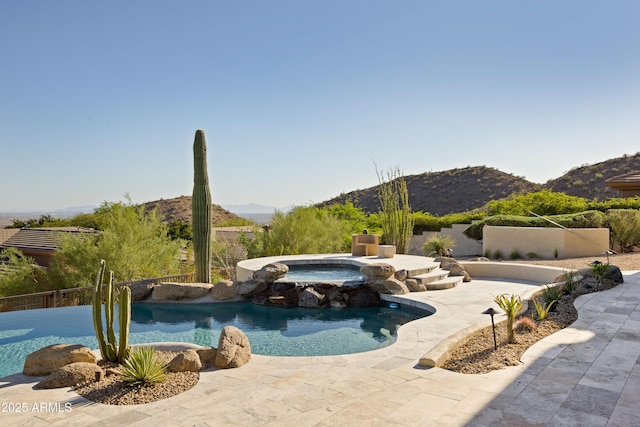 12887 N 135th St, Scottsdale, AZ 85259 - view of pool featuring a mountain view and a pool with connected hot tub